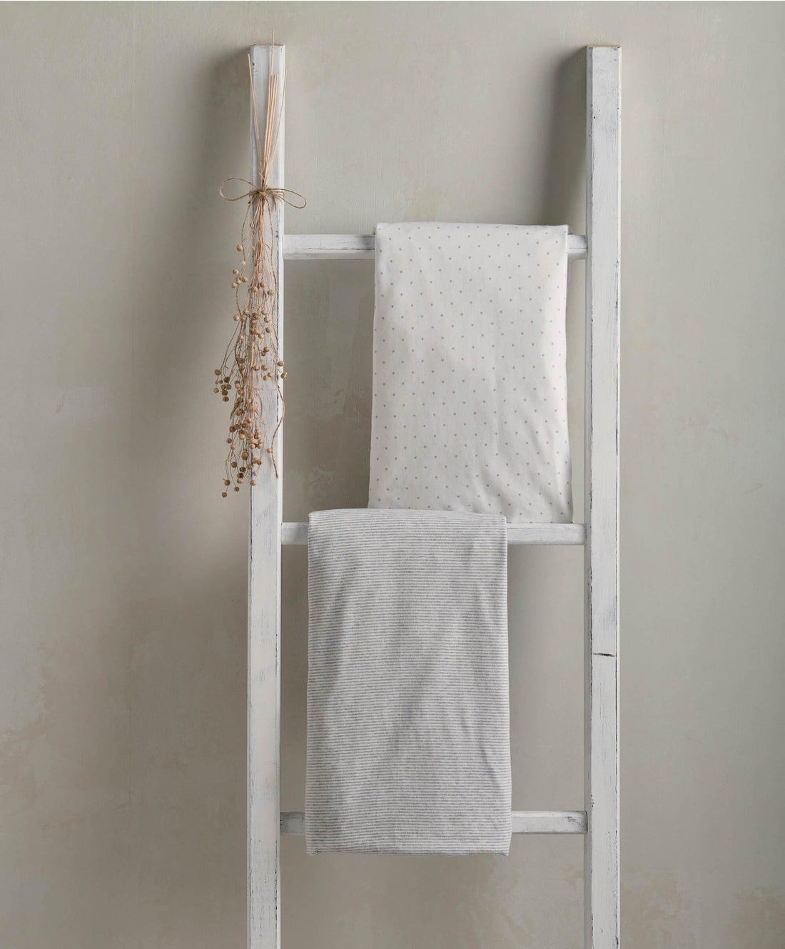 Mamas & Papas Cotbed Fitted Sheets - Welcome To The World Pack of 2 | Prenatal, Babies, Nusring, Cybex, Avent Bedding