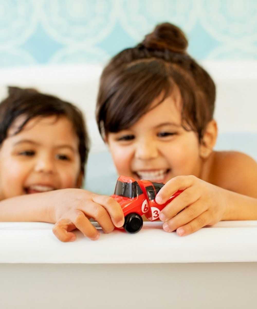 Munchkin 2 Piece Magnet Motors Mix And Match Car Bath Toy, Blue/Orange Toys