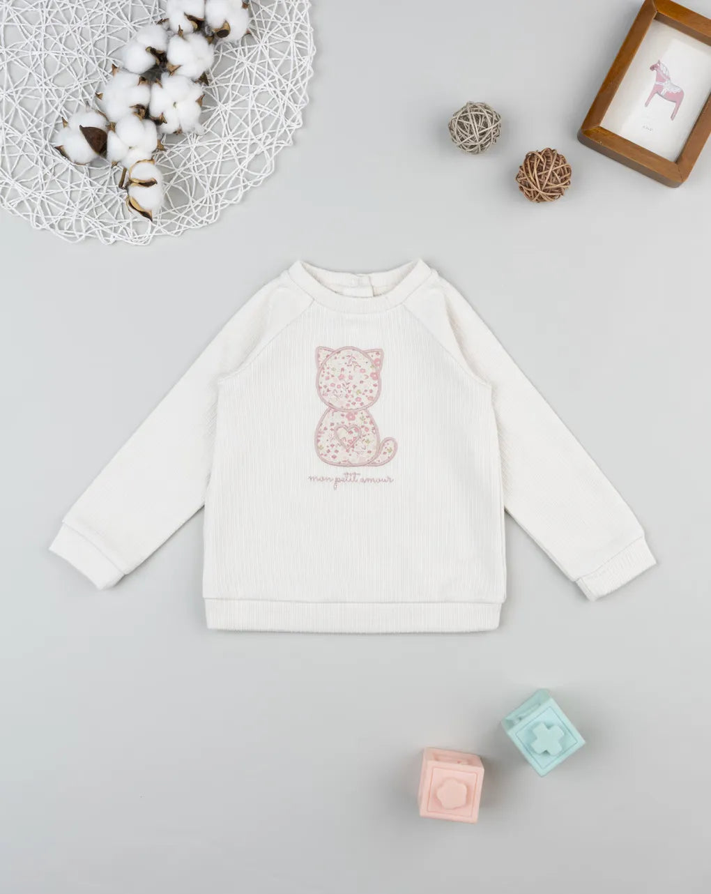 Prenatal White cat sweatshirt for girls