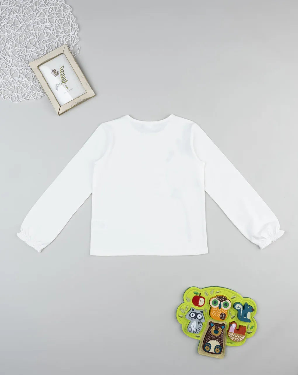 Prenatal White T-shirt with flowers for girls