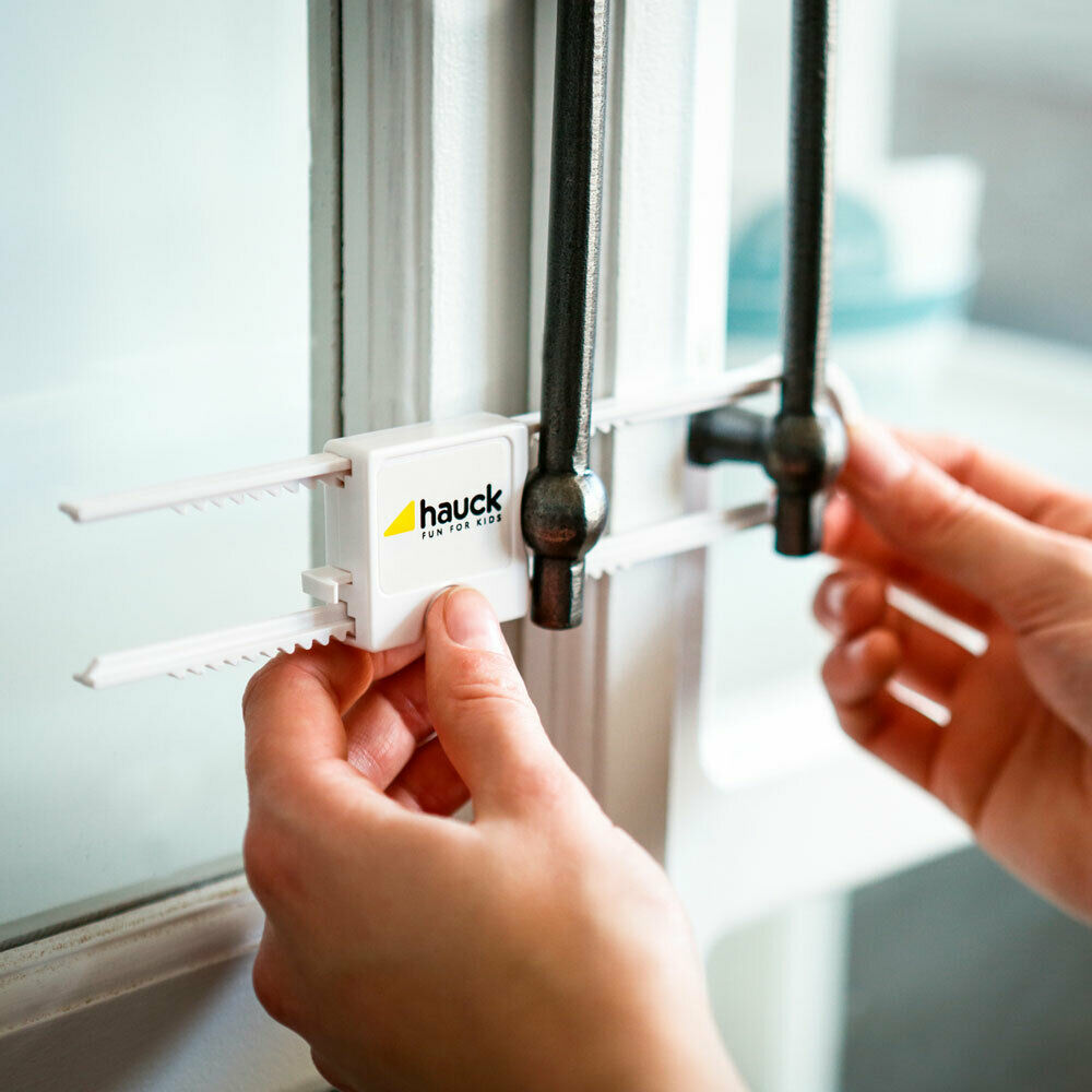 Hauck Close Me Safety Lock | Prenatal, Babies, Nusring, Cybex, Avent Car Seat Accessories