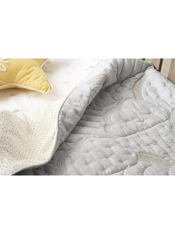 Mamas & Papas Welcome To The World Quilt - Cloud Bedding Cotbed | Prenatal, Babies, Nusring, Cybex, Avent Quilt