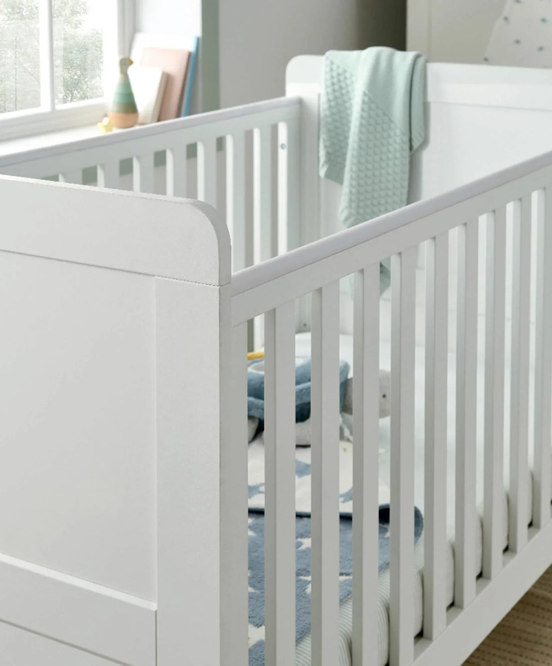 Mamas & Papas Hampden Cotbed - White | Prenatal, Babies, Nusring, Cybex, Avent Cotbed