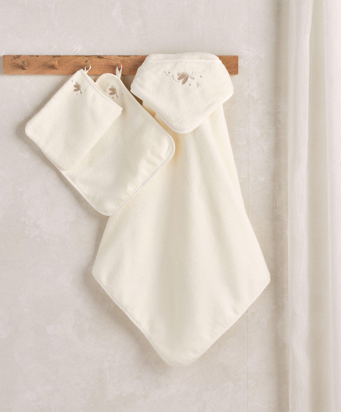 Mamas & Papas Baby Towelling Set Pack of 3 Welcome to the World Duckling | Prenatal, Babies, Nusring, Cybex, Avent Towel