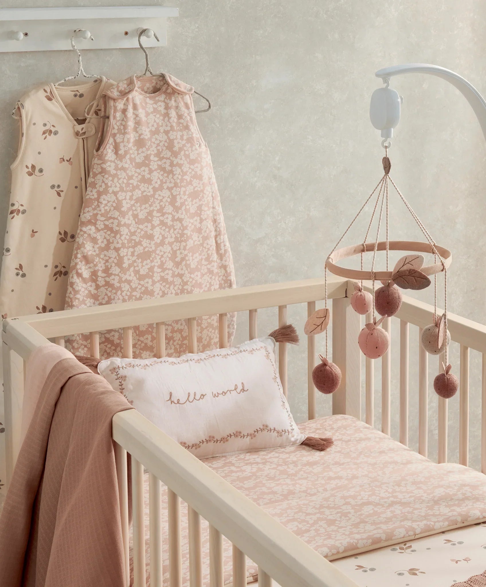 Mamas & Papas Dreampod 0-6m (2.5 Tog) - Peony | Prenatal, Babies, Nusring, Cybex, Avent Sleeping Bag