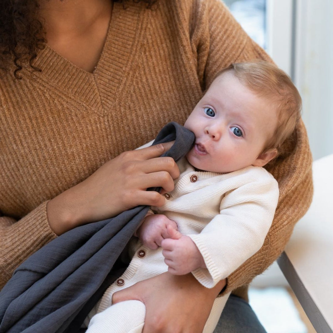 Doomoo Mom'n Play Tetra Grey - Versatile Breastfeeding Cloth | Prenatal, Babies, Nusring, Cybex, Avent Nursing Cover