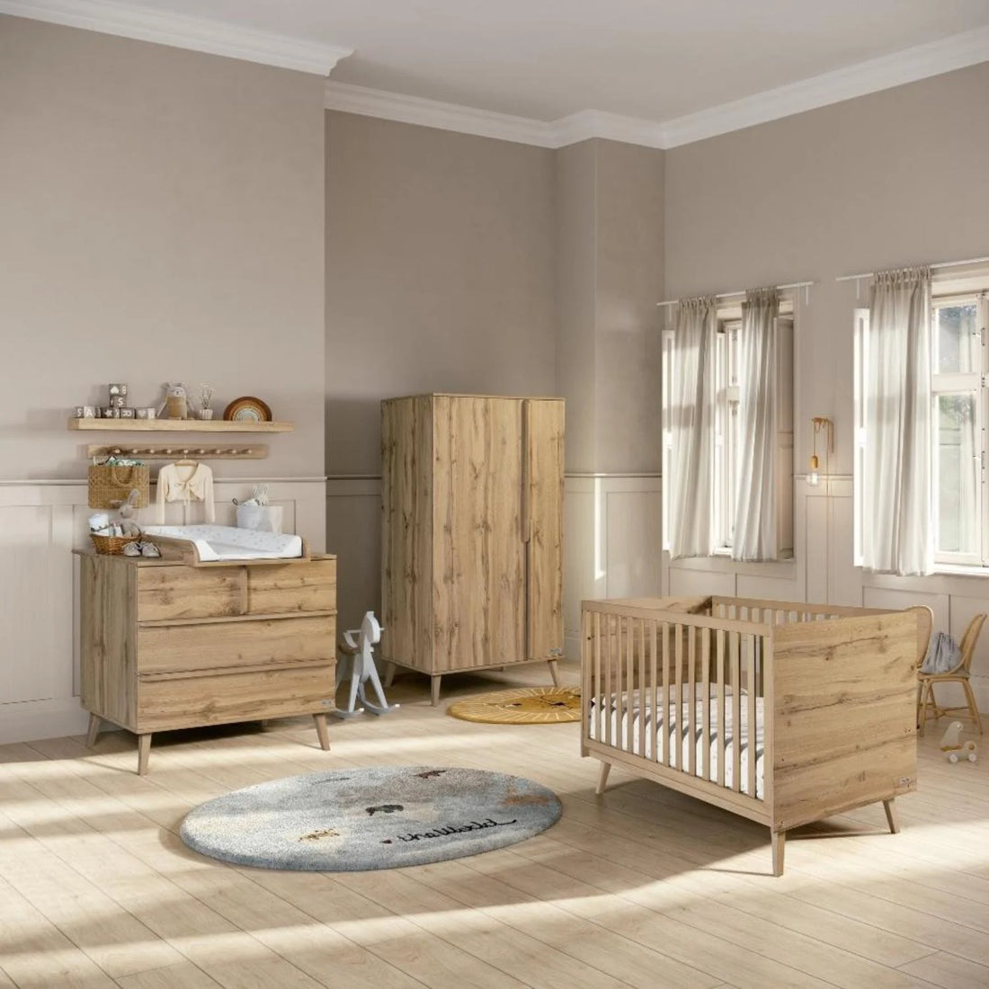 Micuna Big Martha Cot 140x70cm in natural oak wood finish with convertible design for growing children
