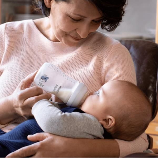 Avent Natural Response Feeding Bottle with Patterns 260ml Giraffe | Prenatal, Babies, Nusring, Cybex, Avent Bottle Feeding